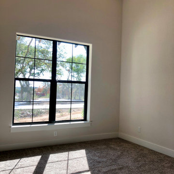 Transitional: 4,288 ft²/4 BR/3.5 BA/1 ST home