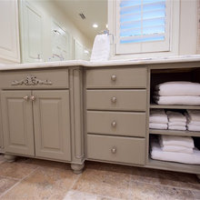 MASTER BATH CABINET COLOR