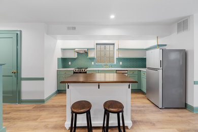 Kitchen - traditional kitchen idea in Baltimore