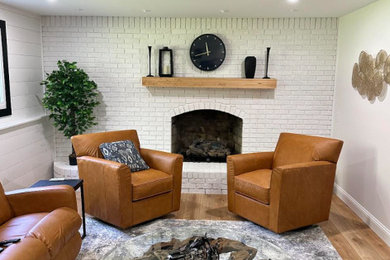 Elegant family room photo in Detroit