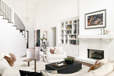 Transitional living room photo in Nashville