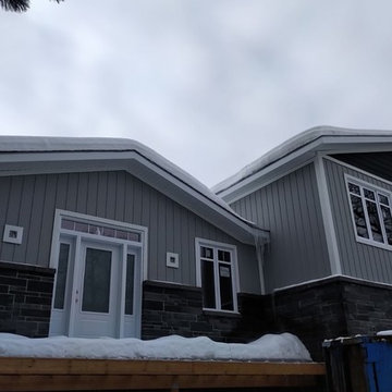 WATERFRONT HOME - CELECT CELLULAR COMPOSITE SIDING - CONSTANCE BAY, ON