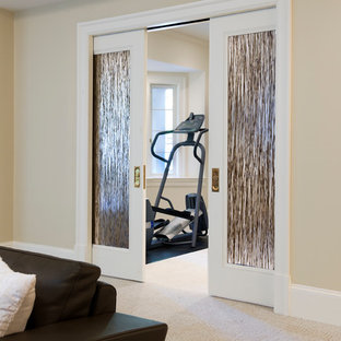 ワシントンD.C.のモダンスタイルのおしゃれなホームジムの写真