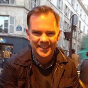 John Careys foto
