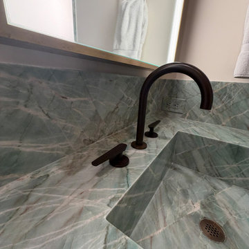 Polo Club - Suite Bath, Stone & Brass