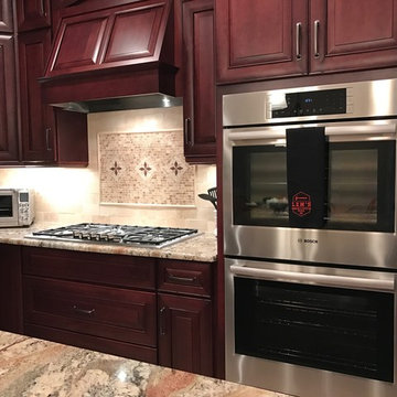 Dark Wood Traditional Kitchen | Freehold, NJ