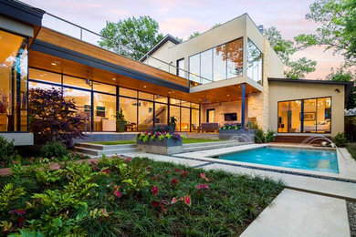 Example of a small trendy pool design in Dallas