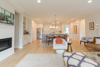 Transitional home design photo in San Francisco
