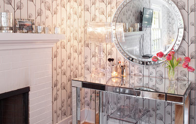 How to Keep the Sparkle in Your Mirrored Furniture