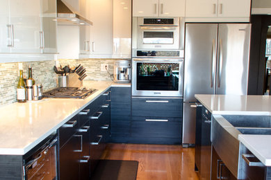 Trendy kitchen photo in Seattle
