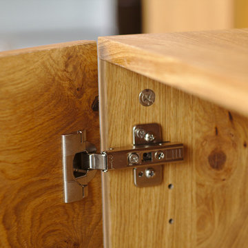 Abseitenschrank aus Asteiche