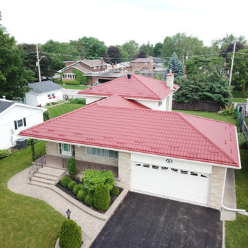Red Metal Roof completed in Lindsay, ON