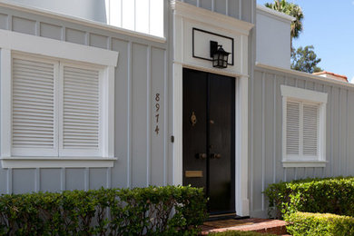 Example of a classic exterior home design in Los Angeles
