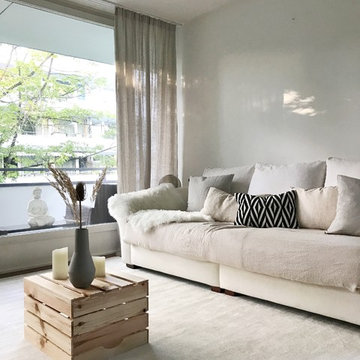 Wohnzimmer in hellen frischen Tönen