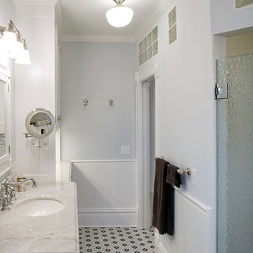 Minnetonka Beach Master athroom