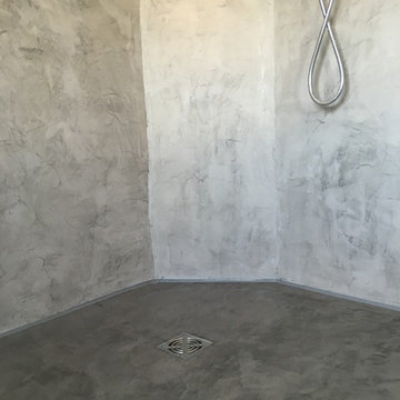 Duschbad mit fugenlosem Designbelag