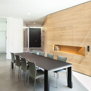 ケルンの広いコンテンポラリースタイルのLDKの画像 (白い壁)