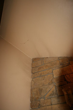 Cause of smoke stains on wall - Picture