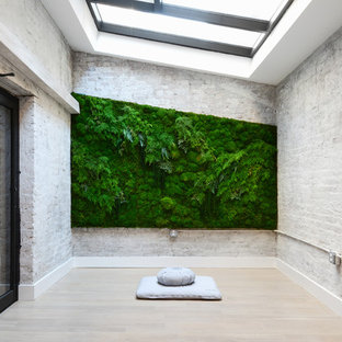 ニューヨークのおしゃれなヨガスタジオの写真