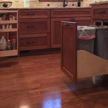 Casual Transitional Kitchen in Worthington
