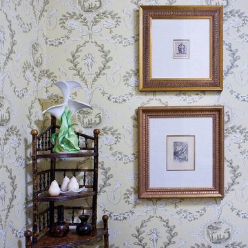 Charming Bathroom Designs: Wallpaper Remains a Classic!