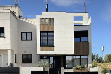 Townhouse exterior idea in Madrid