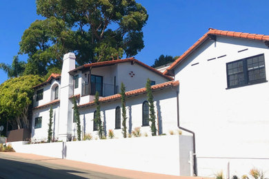 Example of a southwest exterior home design in Los Angeles
