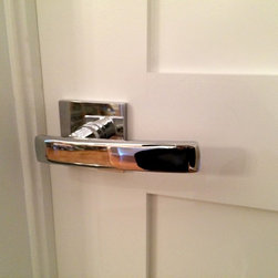 Hanlon Crt. - Door Levers