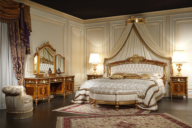 Inspiration for a timeless bedroom remodel in Milan