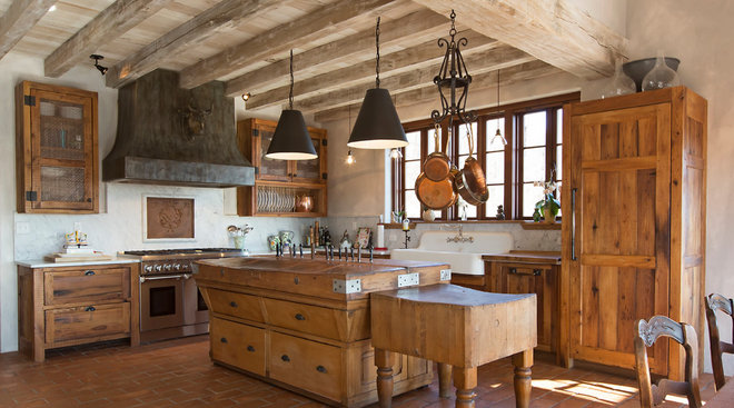 Farmhouse Kitchen by Timeless Kitchen Cabinetry