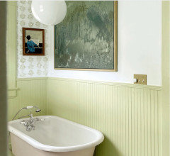 Long empty wall in bathroom