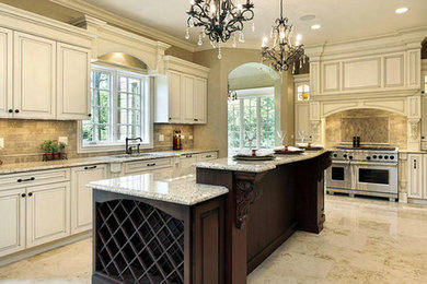 Example of a kitchen design in Dallas