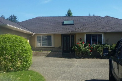 Inspiration for a craftsman home design remodel in Vancouver