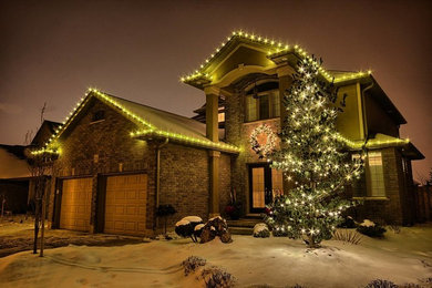 Traditional exterior home idea in Toronto