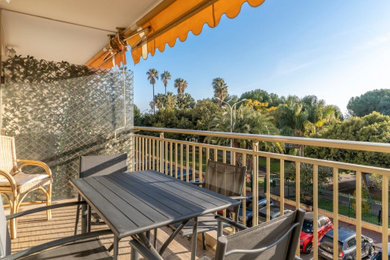 Cette image montre un balcon.