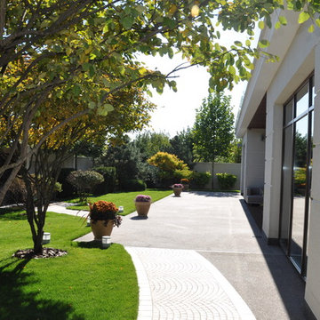 Private modern garden / Частный современный сад.