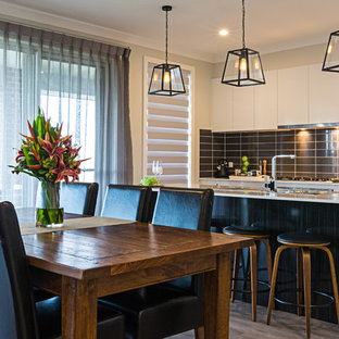 ウロンゴンの巨大なコンテンポラリースタイルのLDKの画像