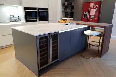 Contemporary handleless kitchen with Dekton worktops