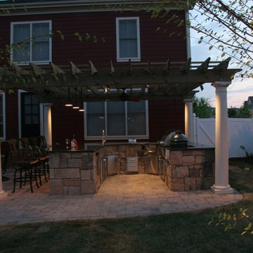 Outdoor Kitchens & Grilling Stations