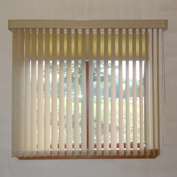 Grade Vertical Blinds