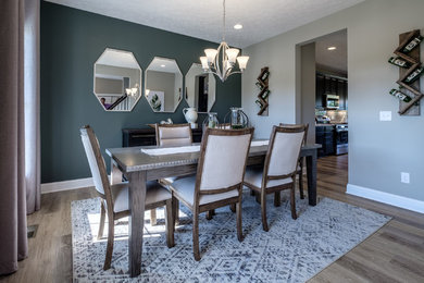Dining room photo in Cleveland