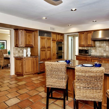 Single Family, Paradise Valley (remodel potential), Maderos del Cuenta