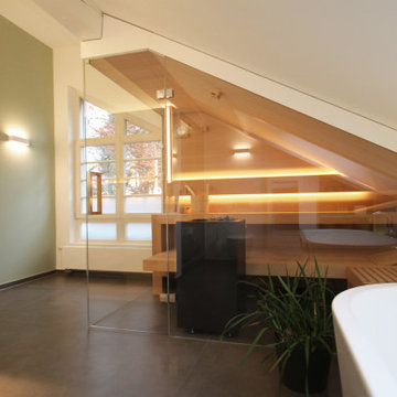 Dachgeschoss mit Schlafzimmer und Wellnessbad