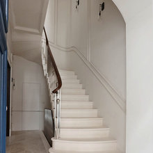 910 Lantern- Foyer