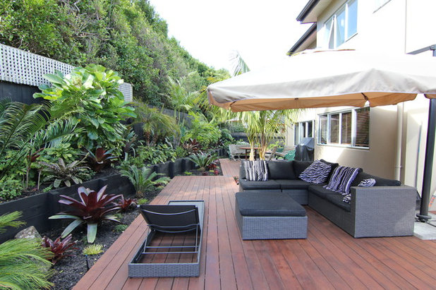 Tropical  by Zones Landscaping Specialists