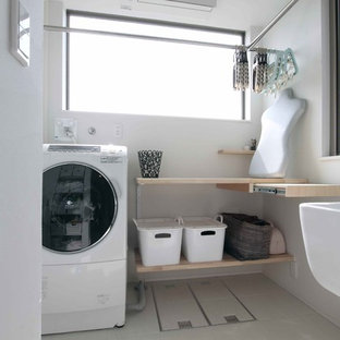 東京都下のモダンスタイルのおしゃれなランドリールームの写真