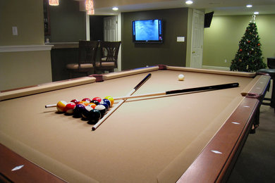 Inspiration for a mid-sized timeless underground basement remodel in DC Metro