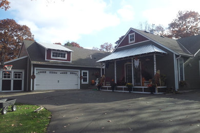 Example of an exterior home design in Minneapolis