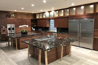 Example of a minimalist kitchen design in Seattle