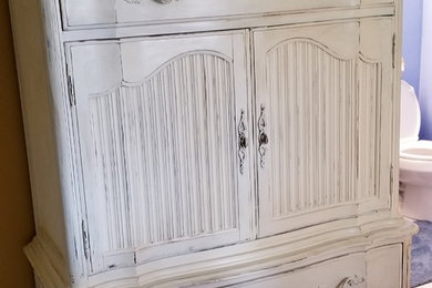 Reviving an old French Provincial bedroom set using Annie Sloan Chalk Paint.